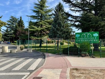 Pis amb piscina en venda a Iglesia - Estación