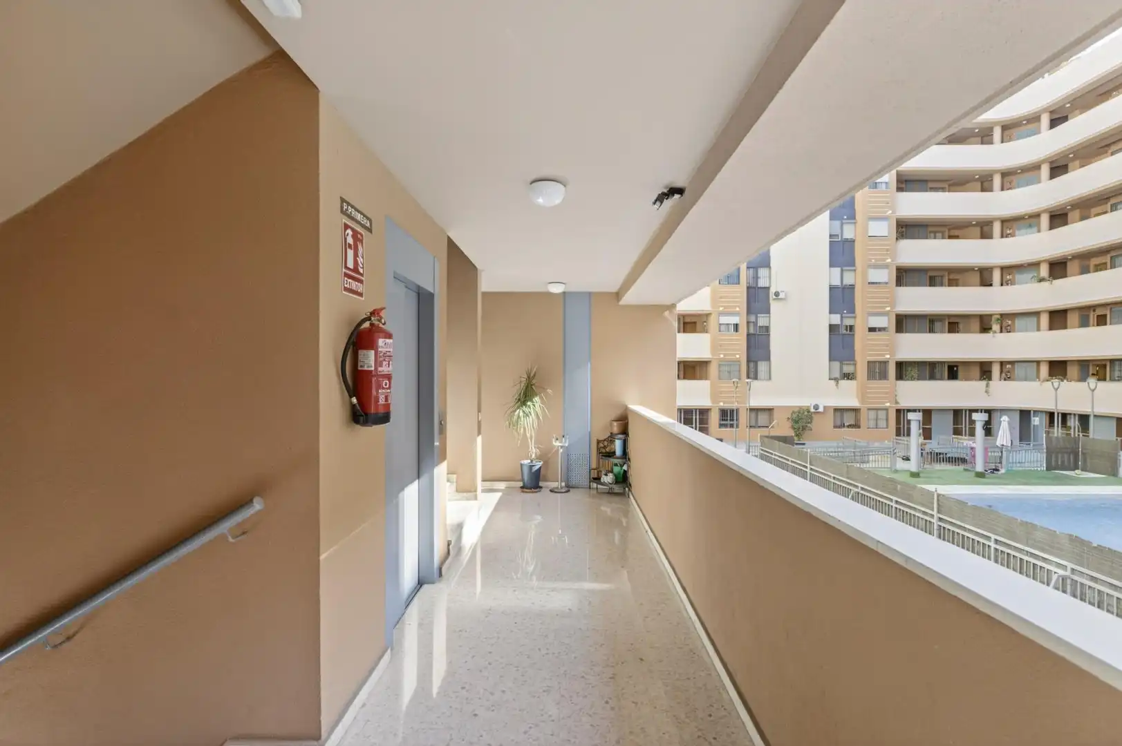 Piso en venta en Sevilla con Aire acondicionado, Terraza y Piscina comunitaria