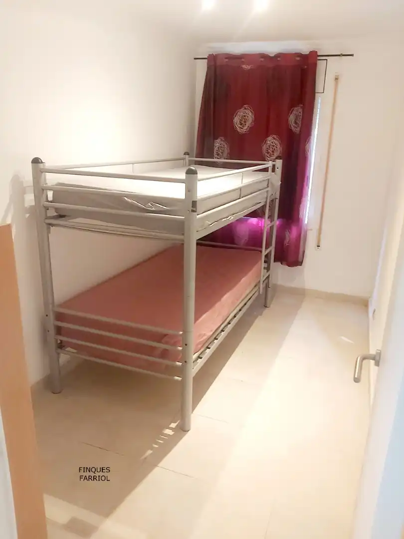 Dormitori de Pis en venda en Reus amb Terrassa, Moblat i Forn