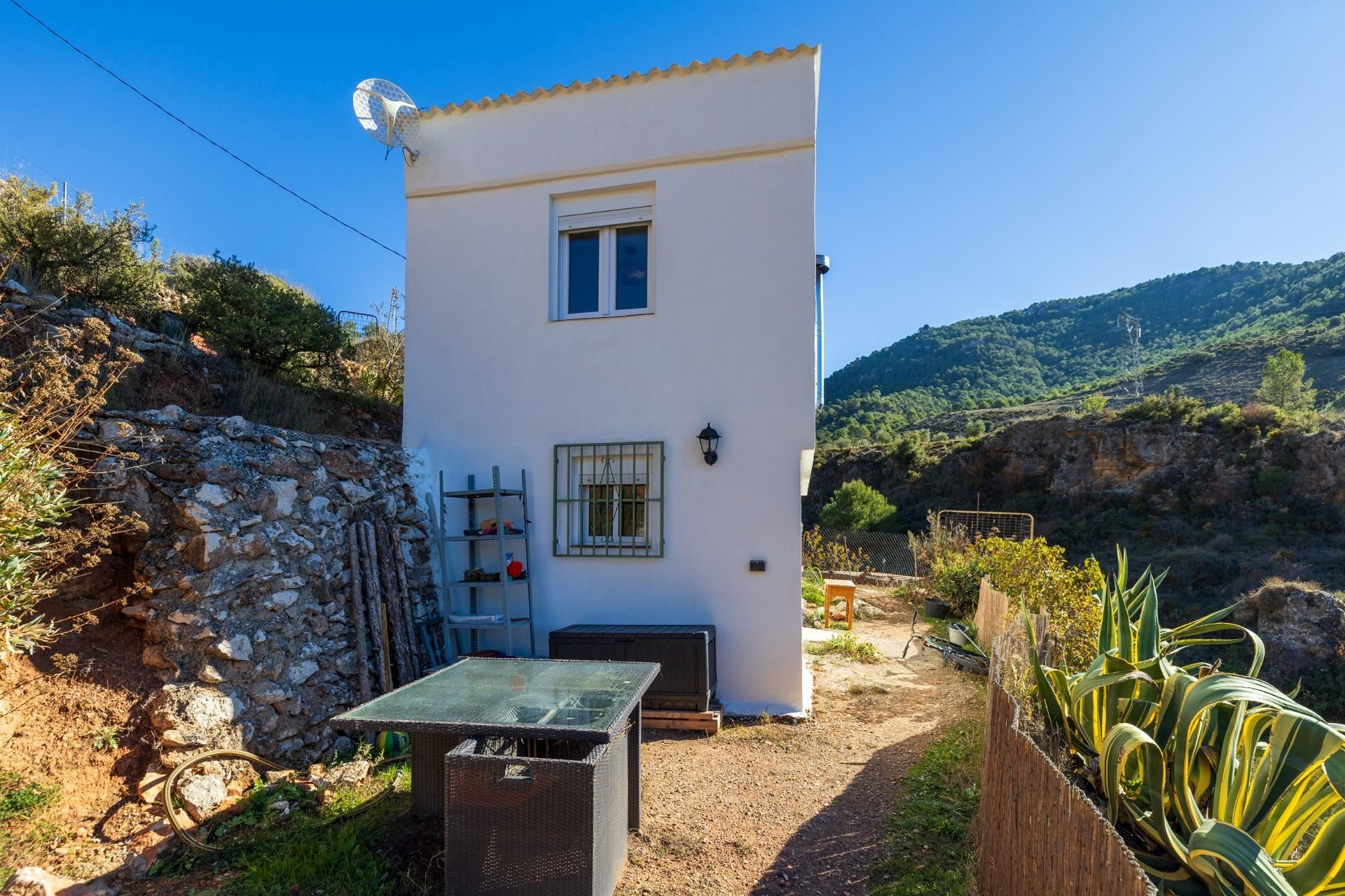 Exterior view of Country house for sale in Cogollos de la Vega