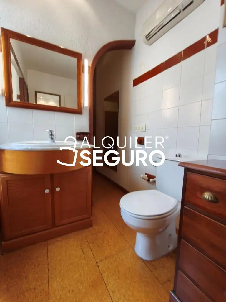 Bathroom of Flat for rent in Alicante / Alacant  with Heating, Terrace and Furnished