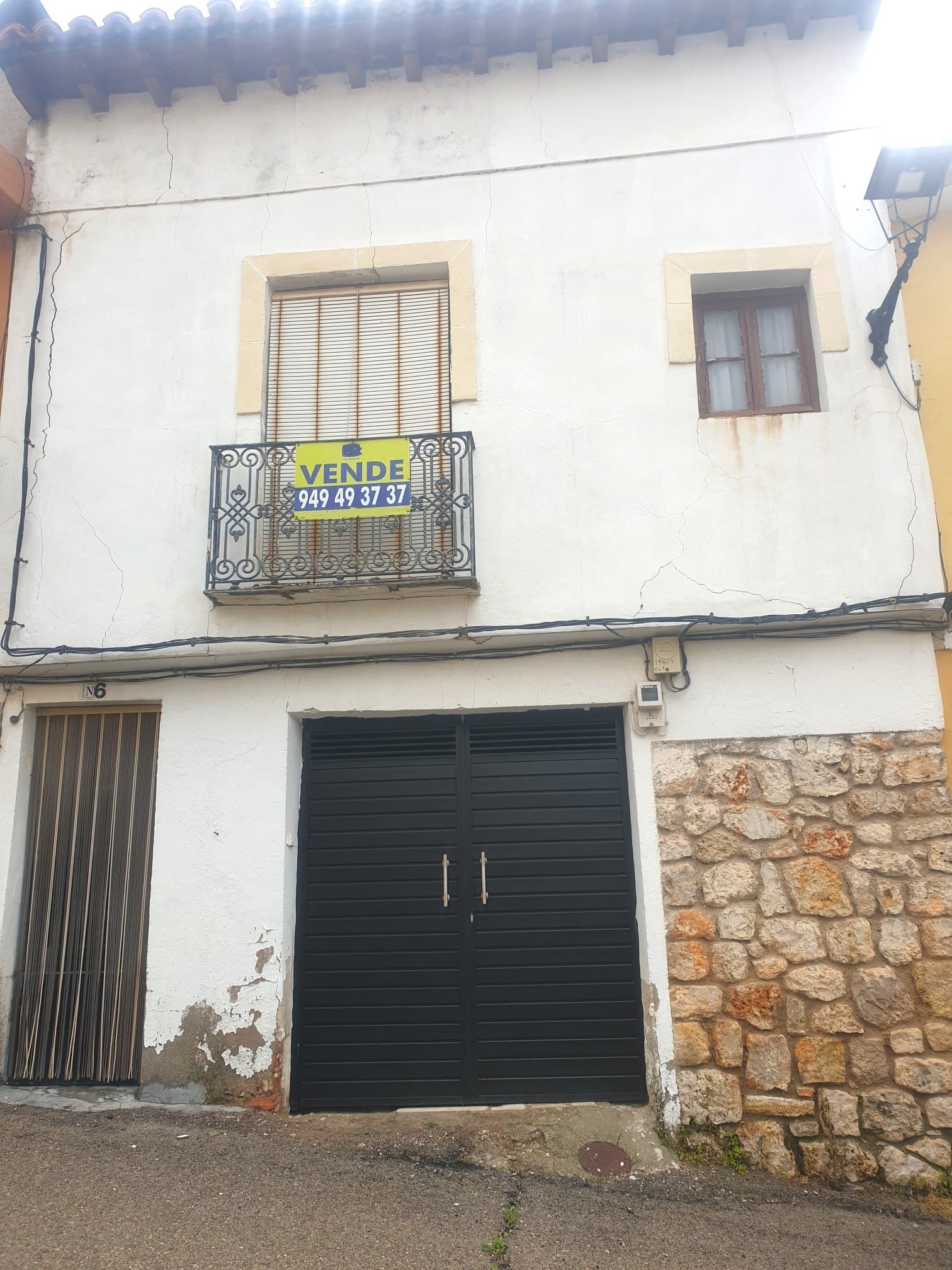Außenansicht von Country house zum verkauf in Moratilla de los Meleros mit Abstellraum und Balkon