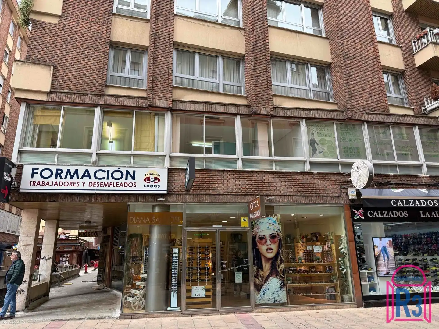 Büro mit Aufzug zur Miete in Burgo Nuevo