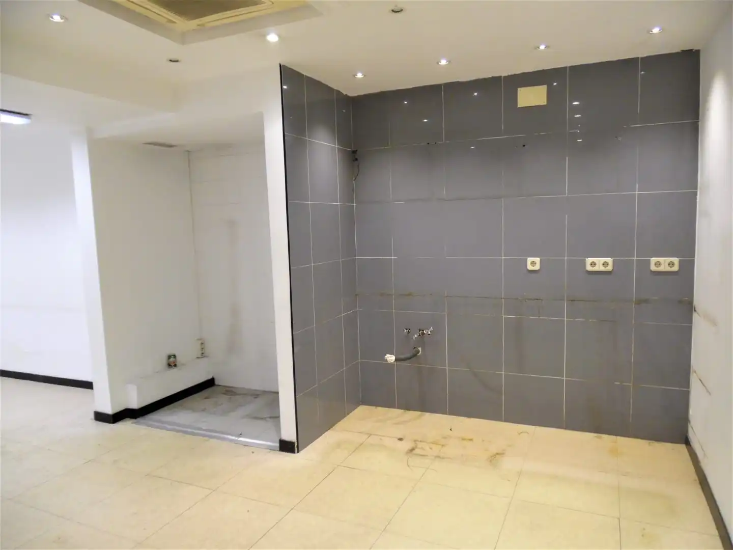 Badezimmer von Geschaftsraum zum Verkauf in Madrid