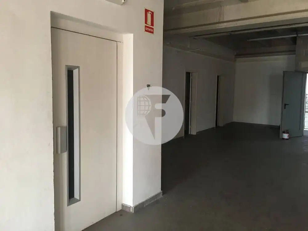Nave industrial en venta en Barberà del Vallès