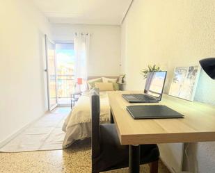 Bedroom of Flat to share in Burjassot  with Air Conditioner, Heating and Terrace