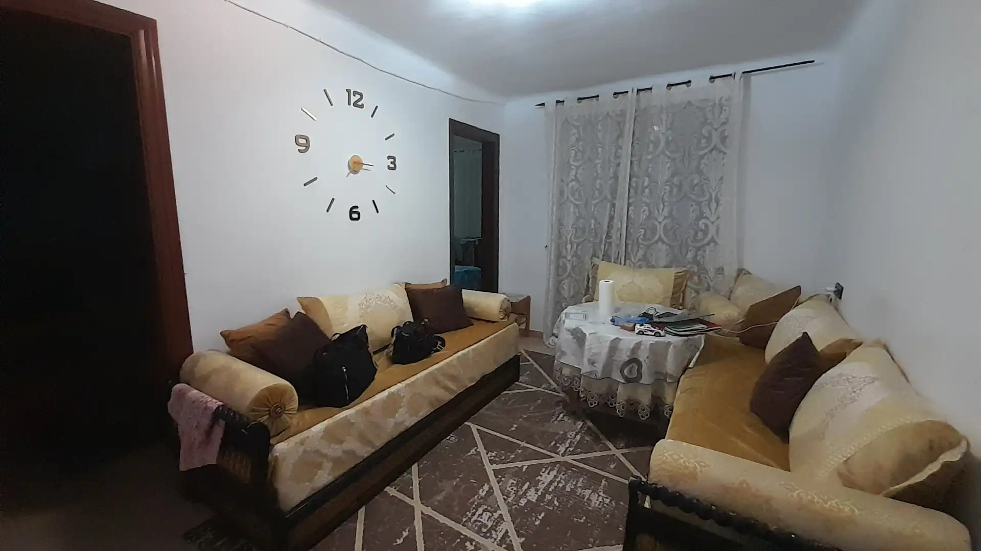 Sala d'estar de Pis en venda en L'Hospitalet de Llobregat amb Balcó