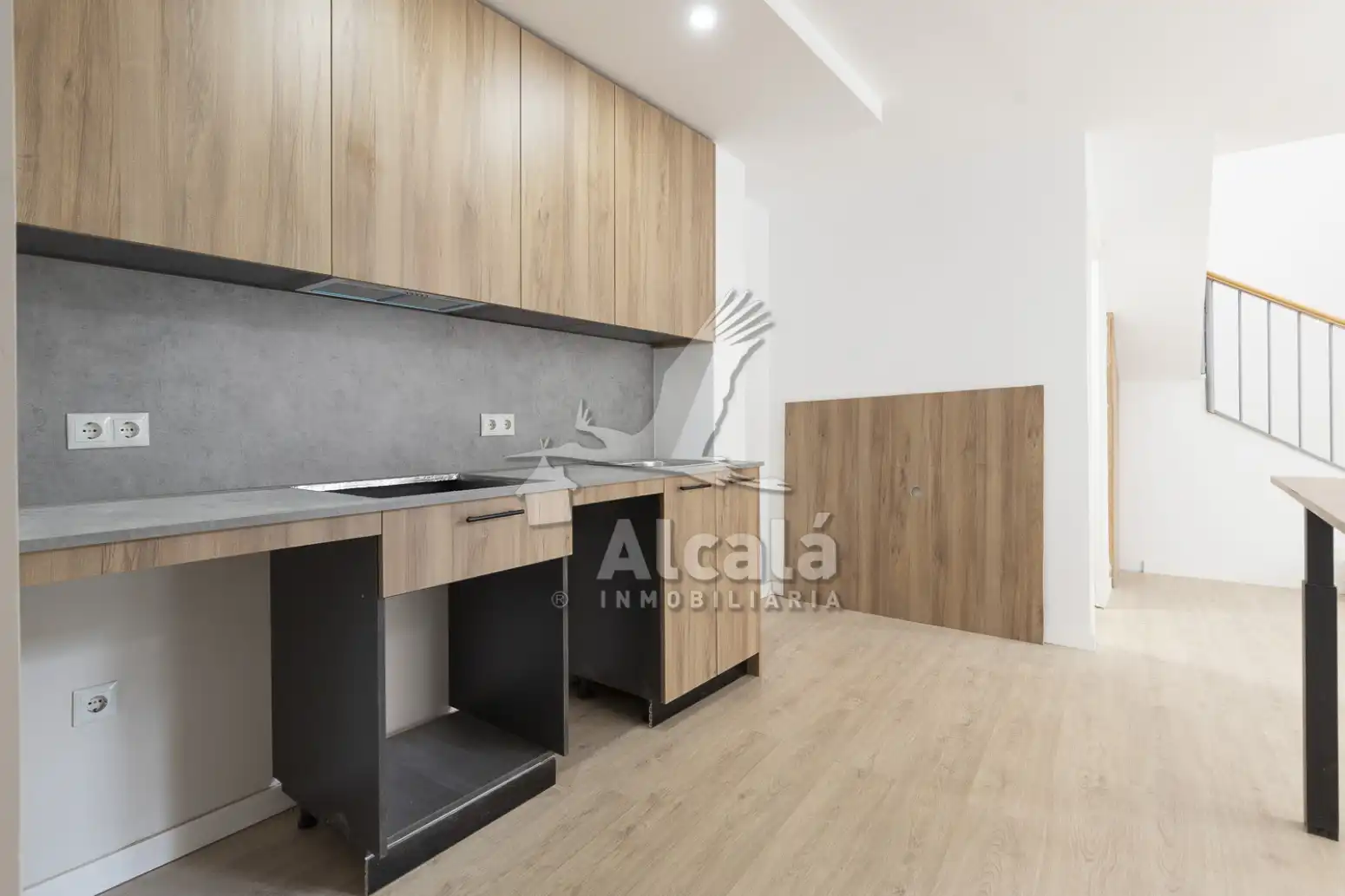 Cocina de Local en venta en Alcalá de Henares con Aire acondicionado