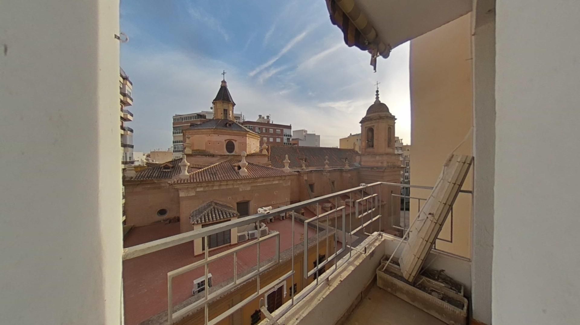 Vista exterior de Pis en venda en  Almería Capital