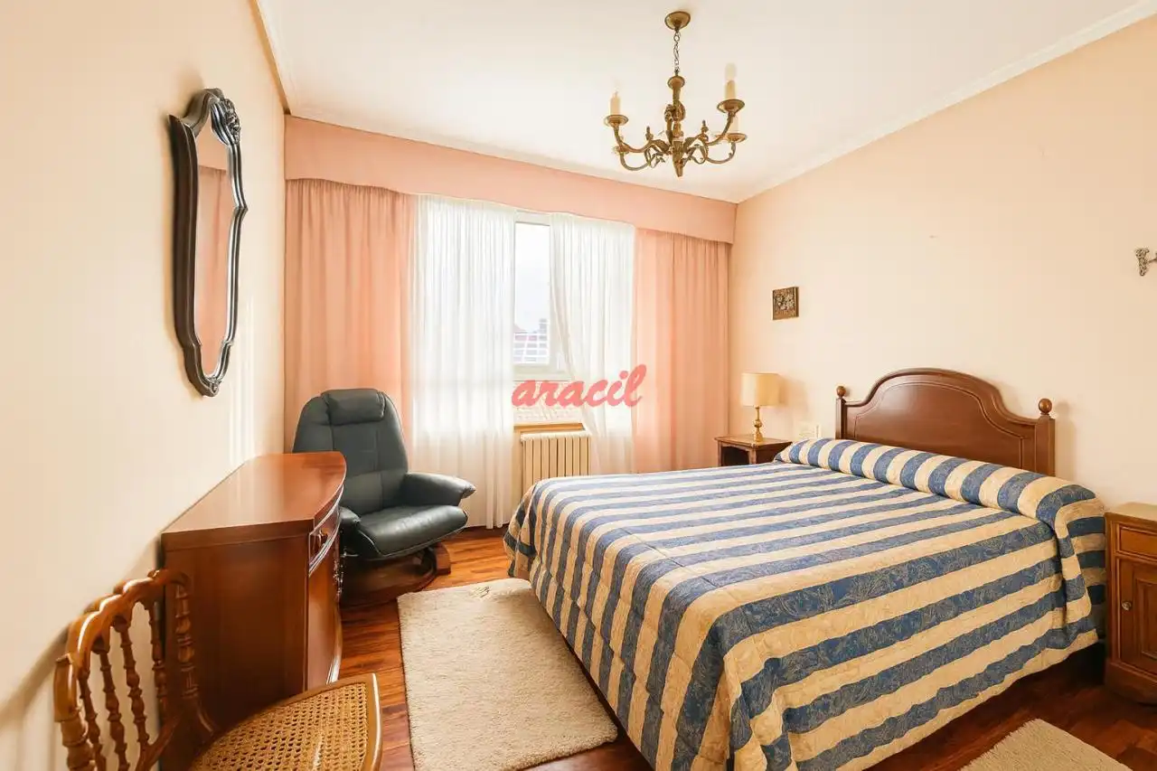 Habitación de Piso en venta en Ourense Capital  con Aire acondicionado, Calefacción y Trastero