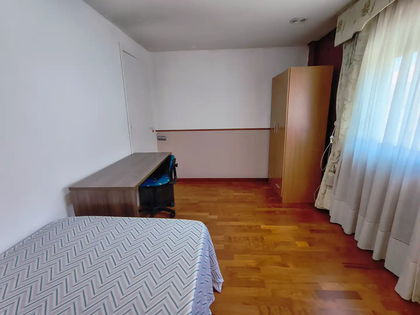 Habitación de Casa o chalet de alquiler en San Vicente del Raspeig / Sant Vicent del Raspeig con Aire acondicionado, Parquet y Amueblado