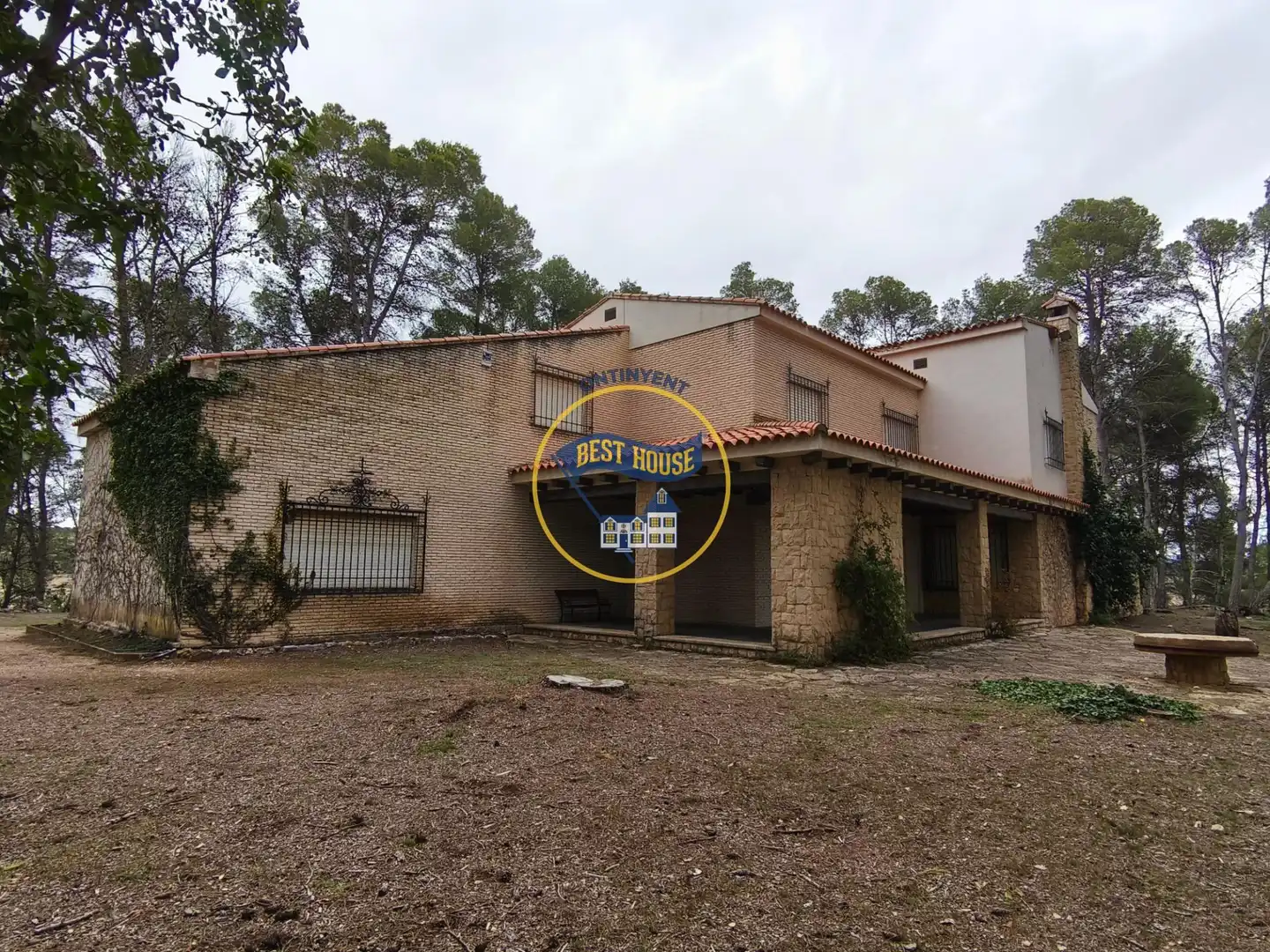 Vista exterior de Casa o xalet en venda en Fontanars dels Alforins amb Jardí privat, Piscina i Moblat
