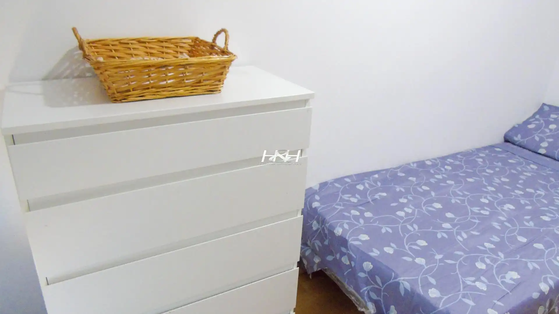 Bedroom of Flat for rent in Burjassot  with Air Conditioner, Storage room and Furnished