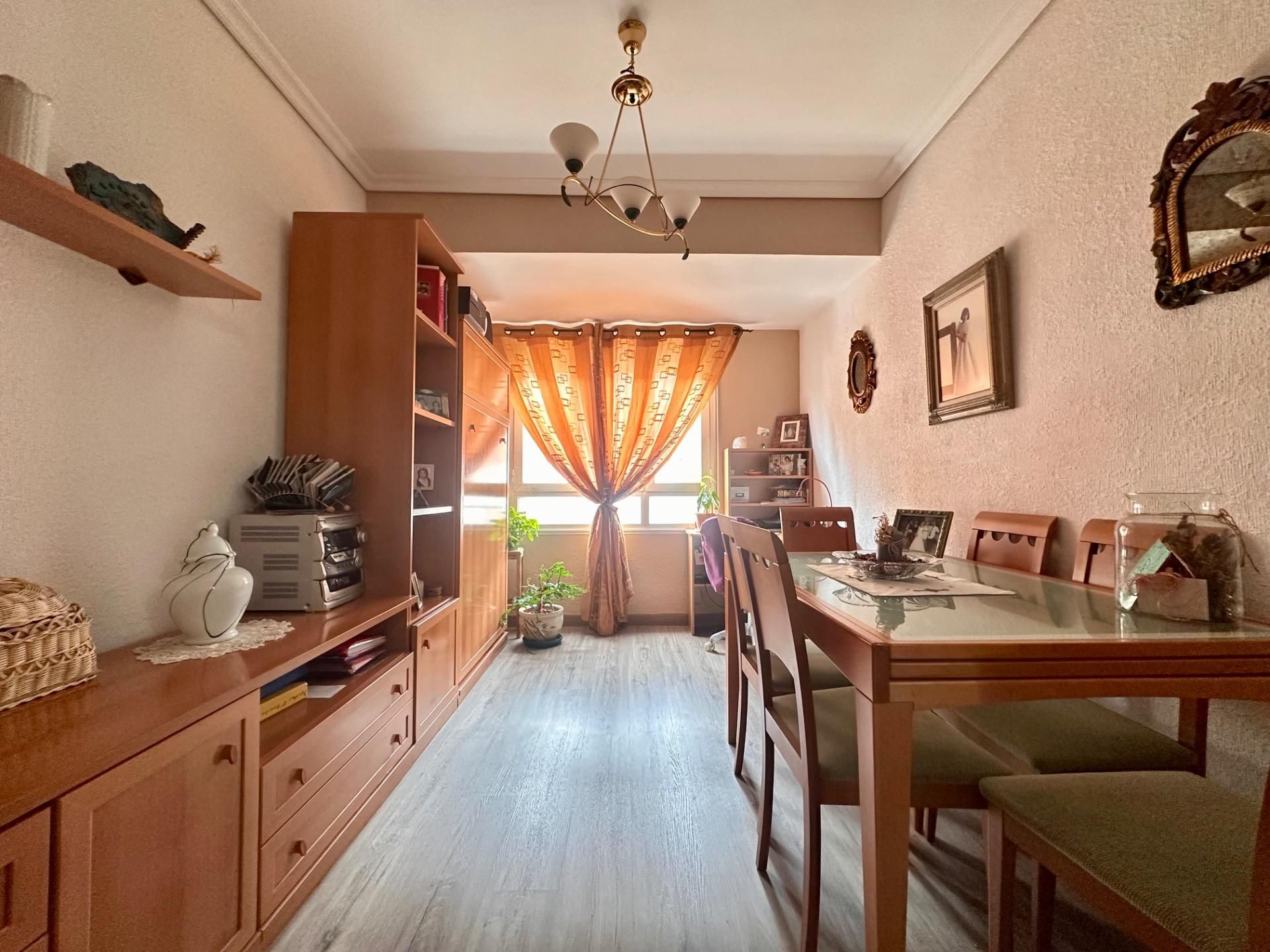 Menjador de Pis en venda en Ponferrada amb Calefacció i Traster