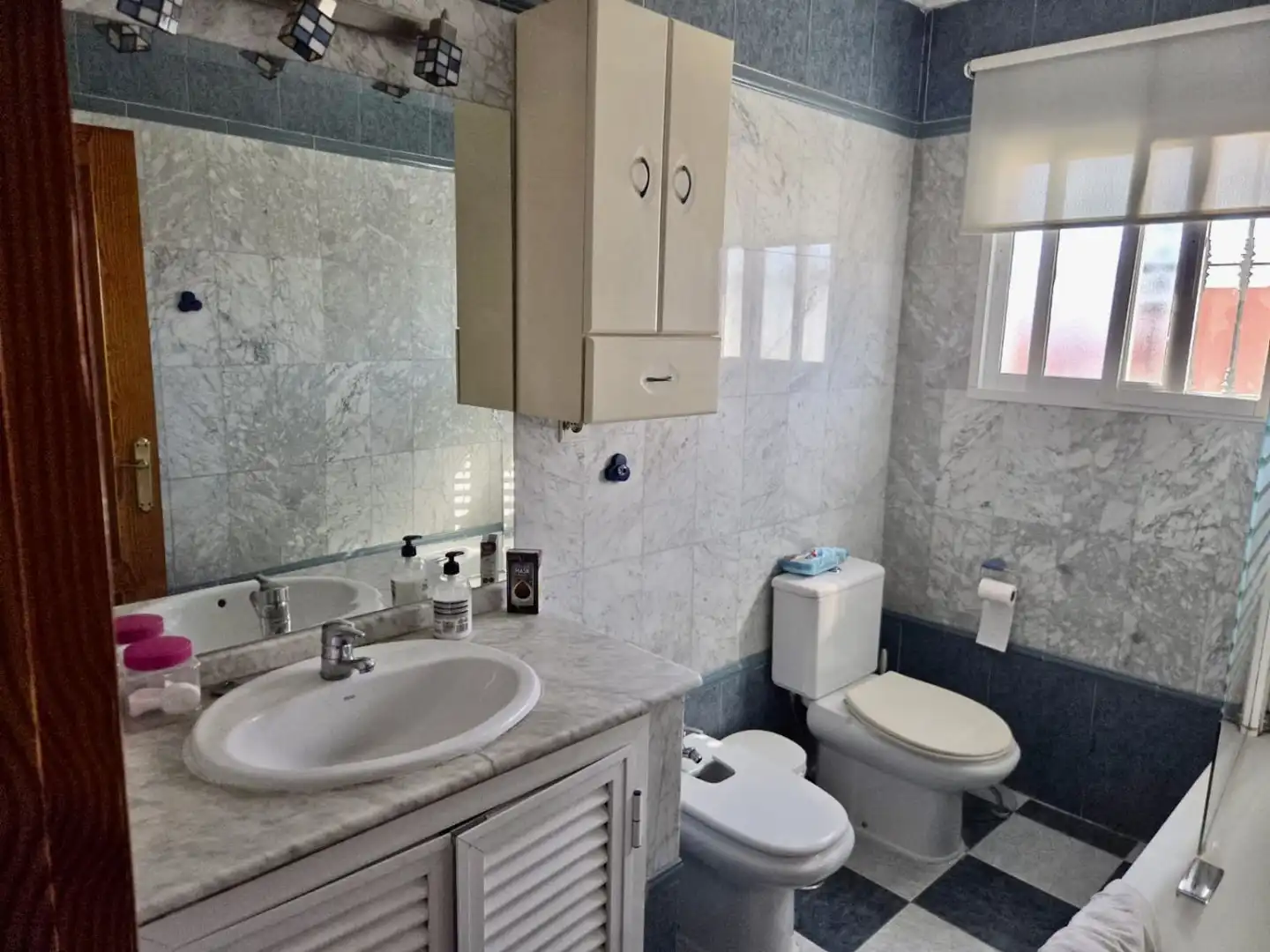 Baño de Finca rústica en venta en La Algaba