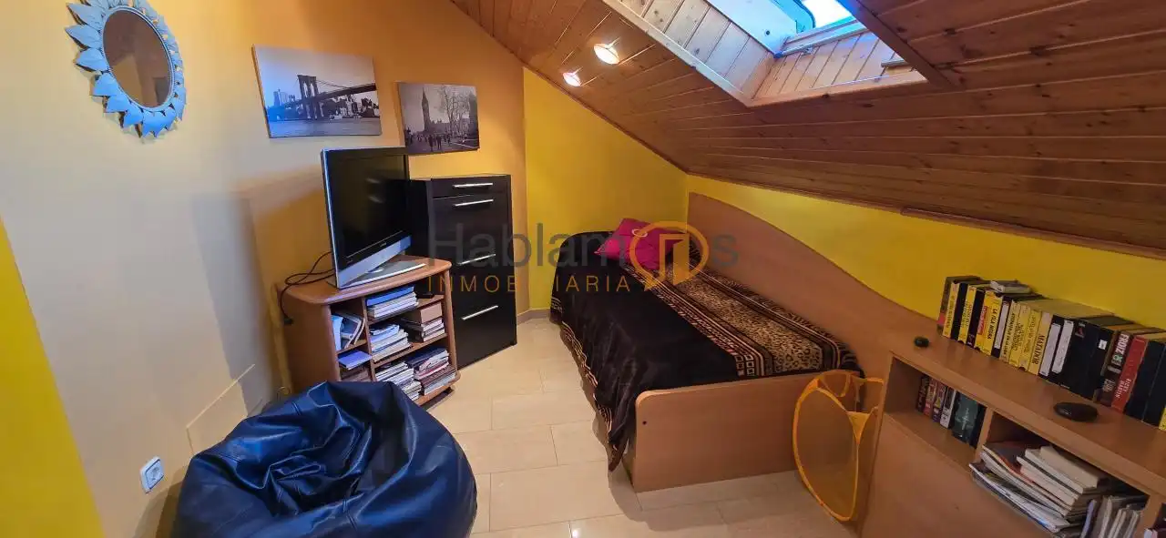 Dormitori de Casa o xalet en venda en Vilagarcía de Arousa amb Calefacció, Jardí privat i Terrassa