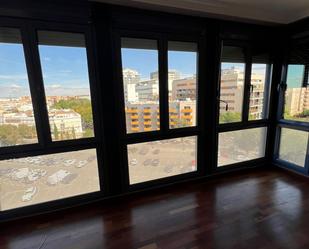 Exterior view of Flat for sale in  Sevilla Capital  with Air Conditioner