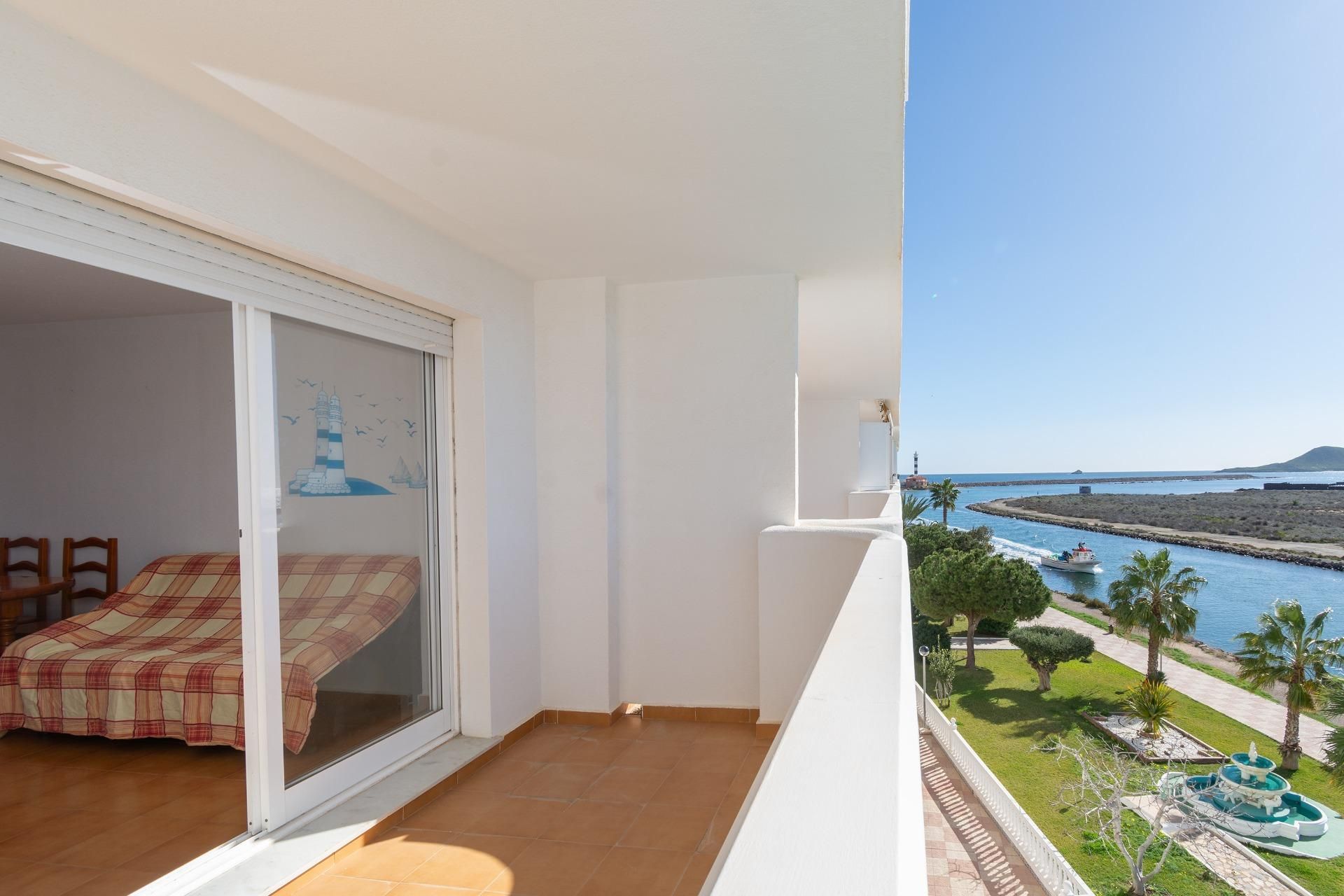 Dormitori de Pis en venda en La Manga del Mar Menor amb Moblat, Balcó i Piscina comunitària