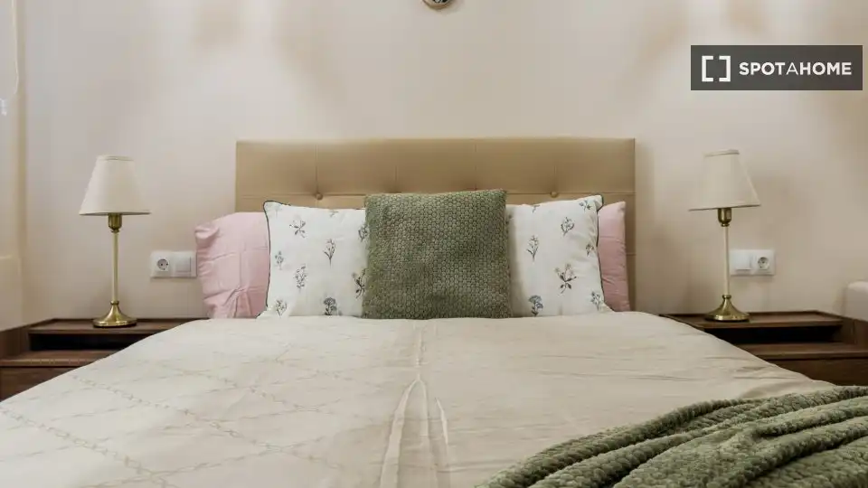 Flat with terrace to rent in Ciutat Vella, imagen 4