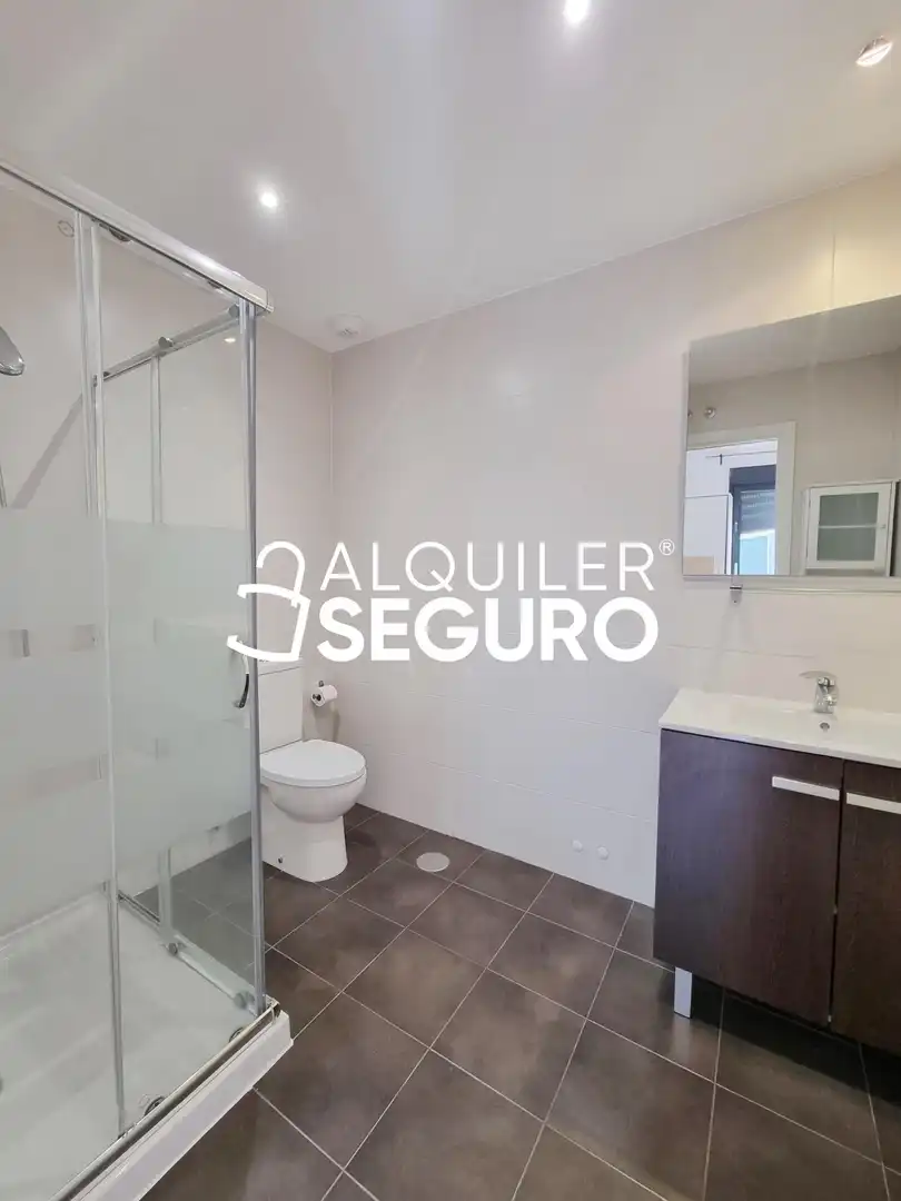 Bathroom of Flat for rent in El Escorial  with Heating, Terrace and Storage room