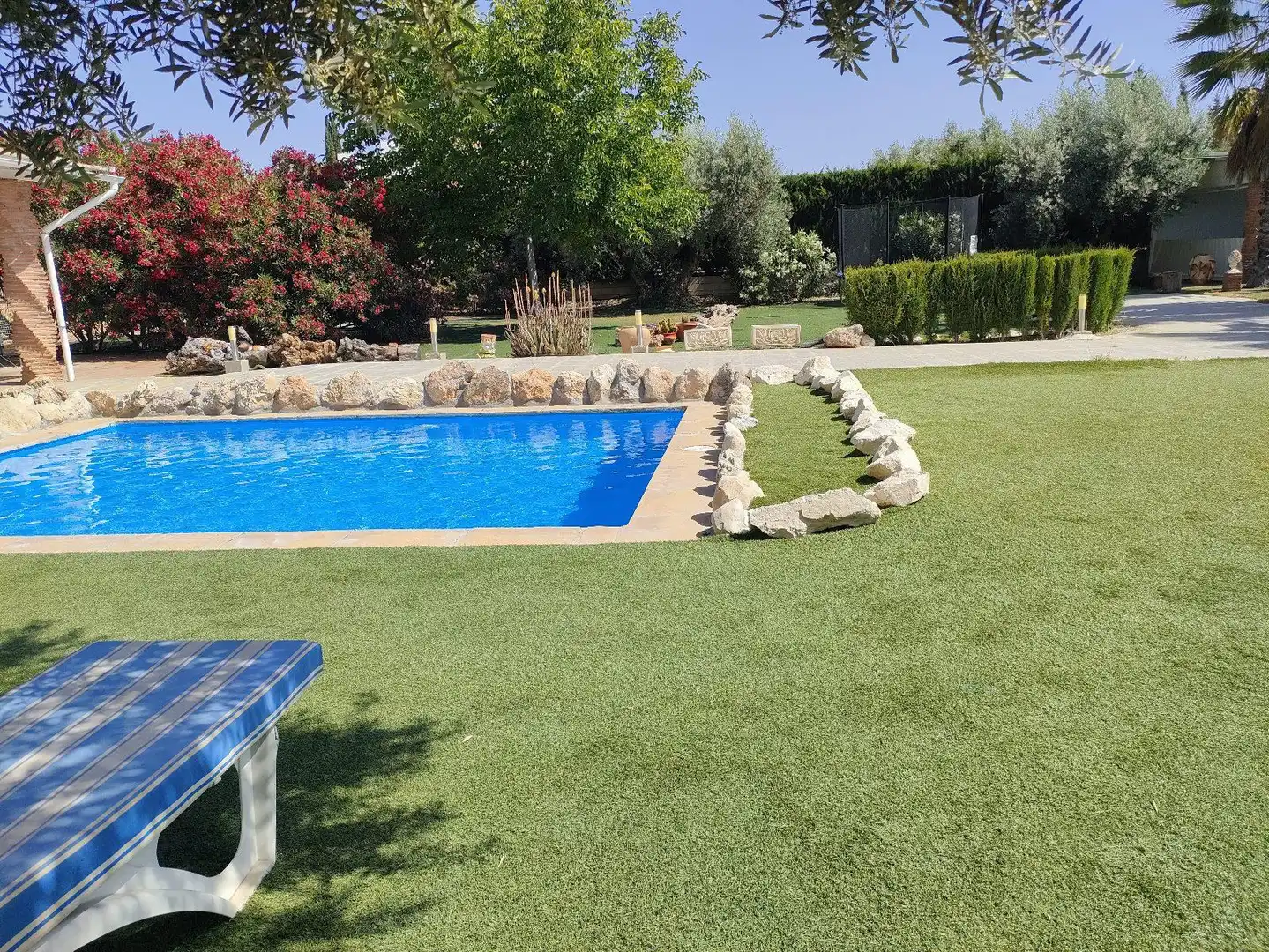 Schwimmbecken von Country house zum Verkauf in Atarfe mit Klimaanlage, Heizung und Privatgarten