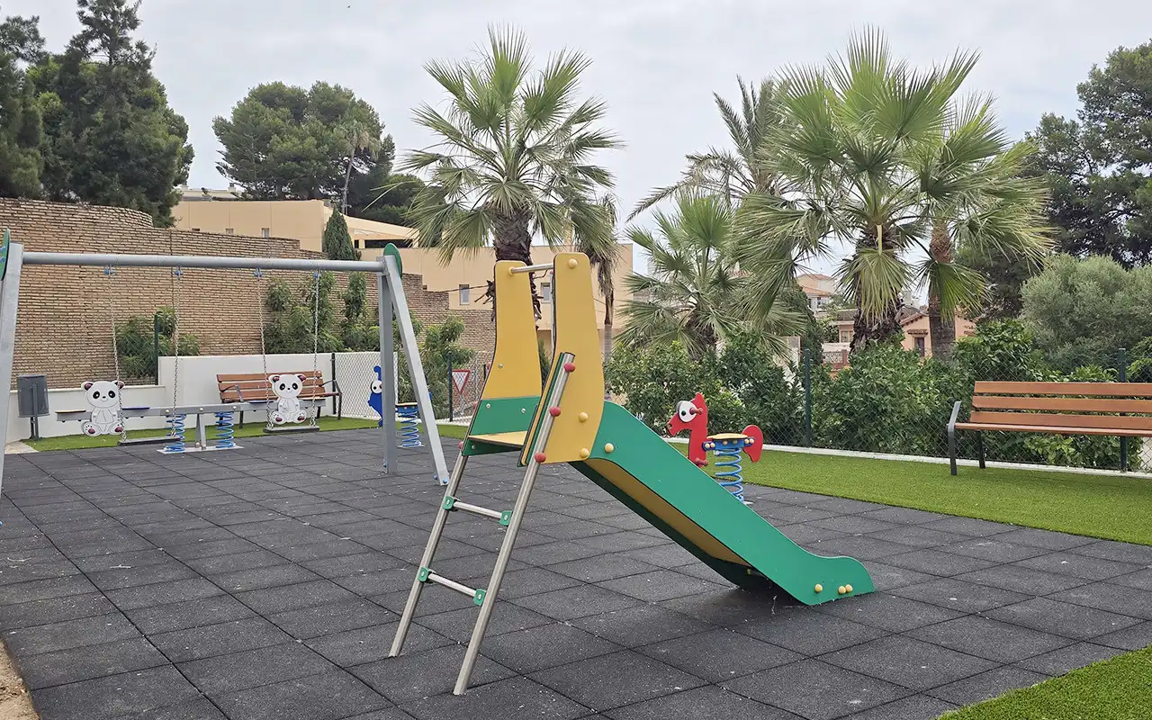 Jardín de Piso en venta en Torremolinos con Aire acondicionado, Calefacción y Terraza