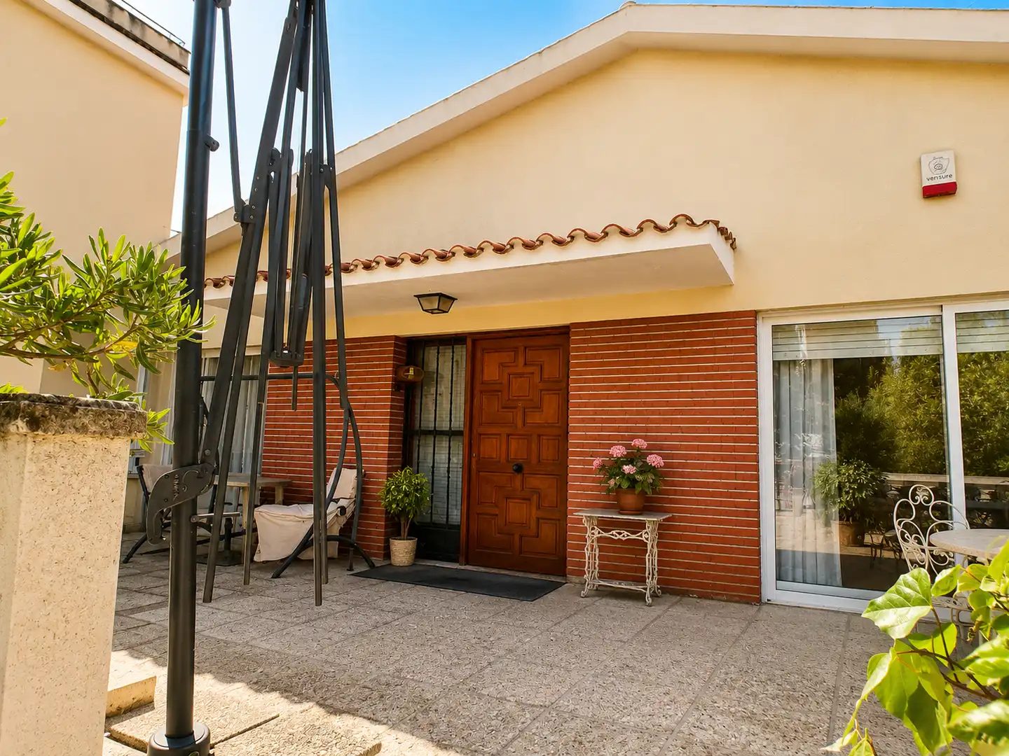 Vista exterior de Casa o chalet en venta en Madrid con Calefacción, Jardín privado y Parquet
