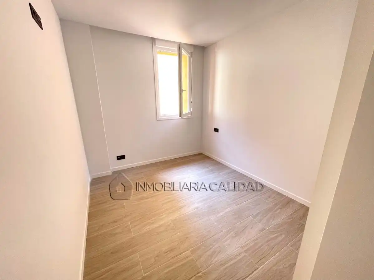 Bedroom of Flat for rent in Burgos  with Heating and Furnished