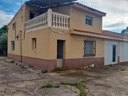 Vista exterior de Finca rústica en venda en Illana amb Piscina
