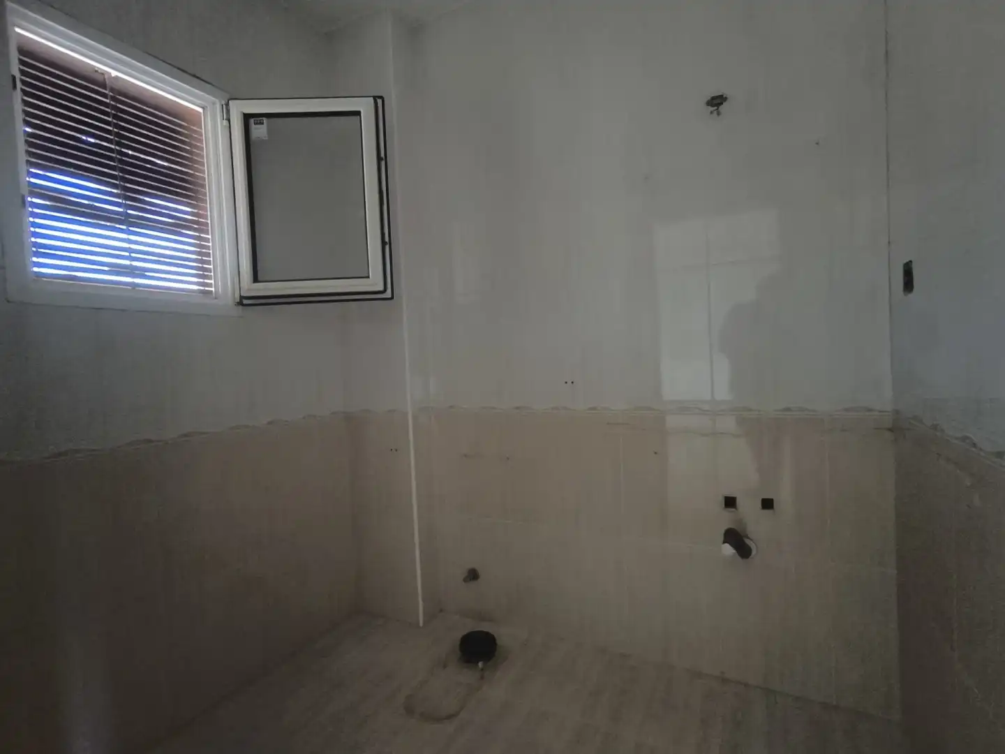 Bany de Casa o xalet en venda en Murcia amb Terrassa, Traster i Moblat