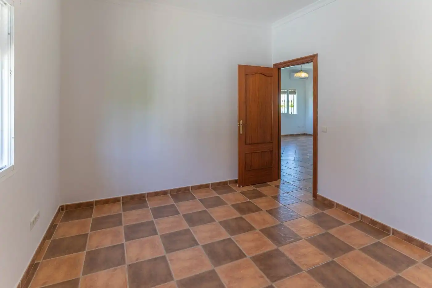 Haus oder Chalet zum Verkauf in Alhaurín El Grande mit Klimaanlage, Privatgarten und Terrasse