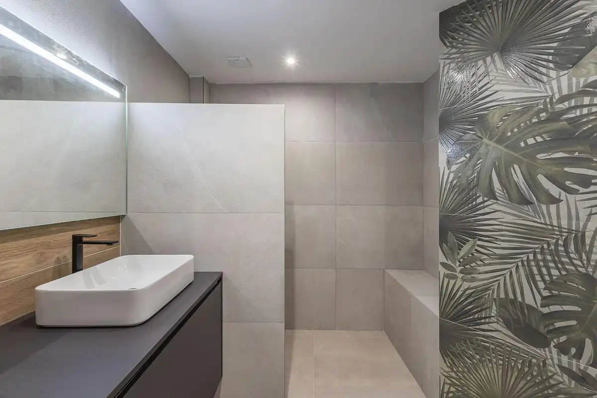 Bathroom of Ground floor for sale in Granada