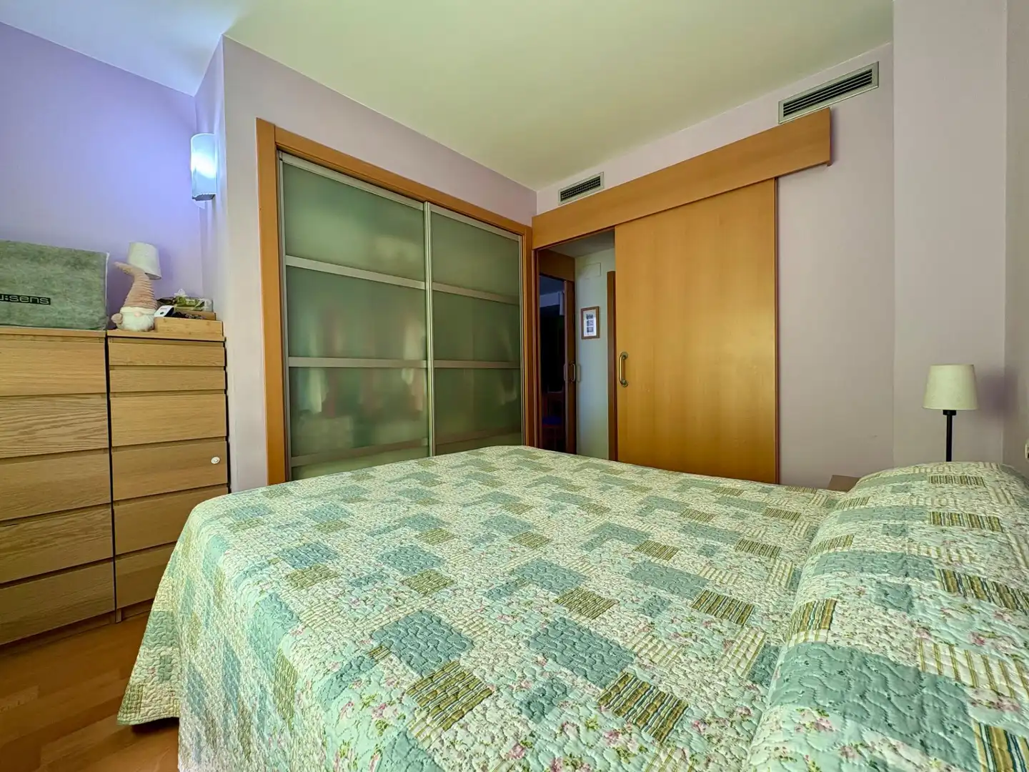 Dormitori de Pis en venda en Sant Adrià de Besòs amb Calefacció, Parquet i Traster