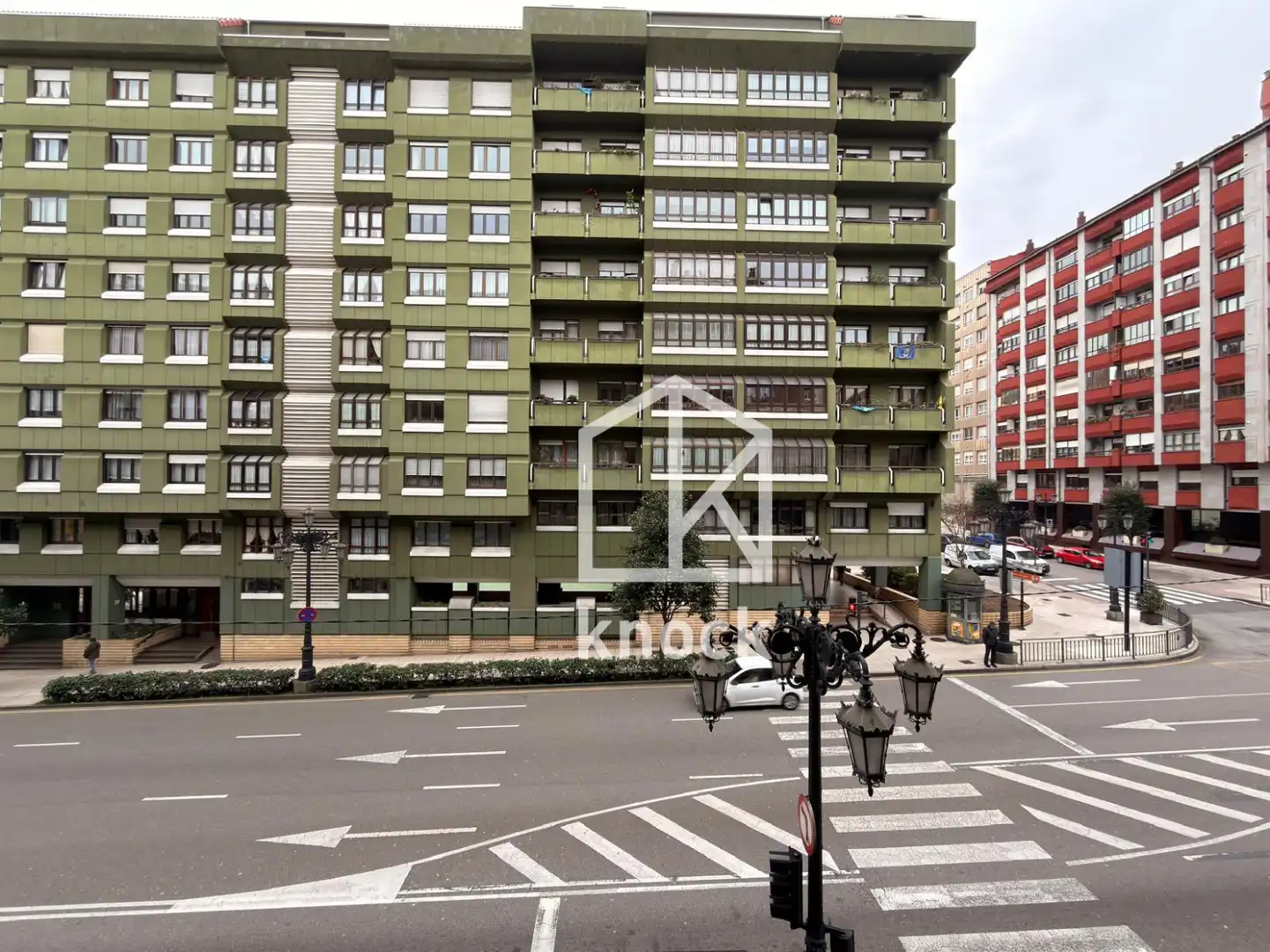 Vista exterior de Pis en venda en Oviedo  amb Calefacció, Parquet i Traster