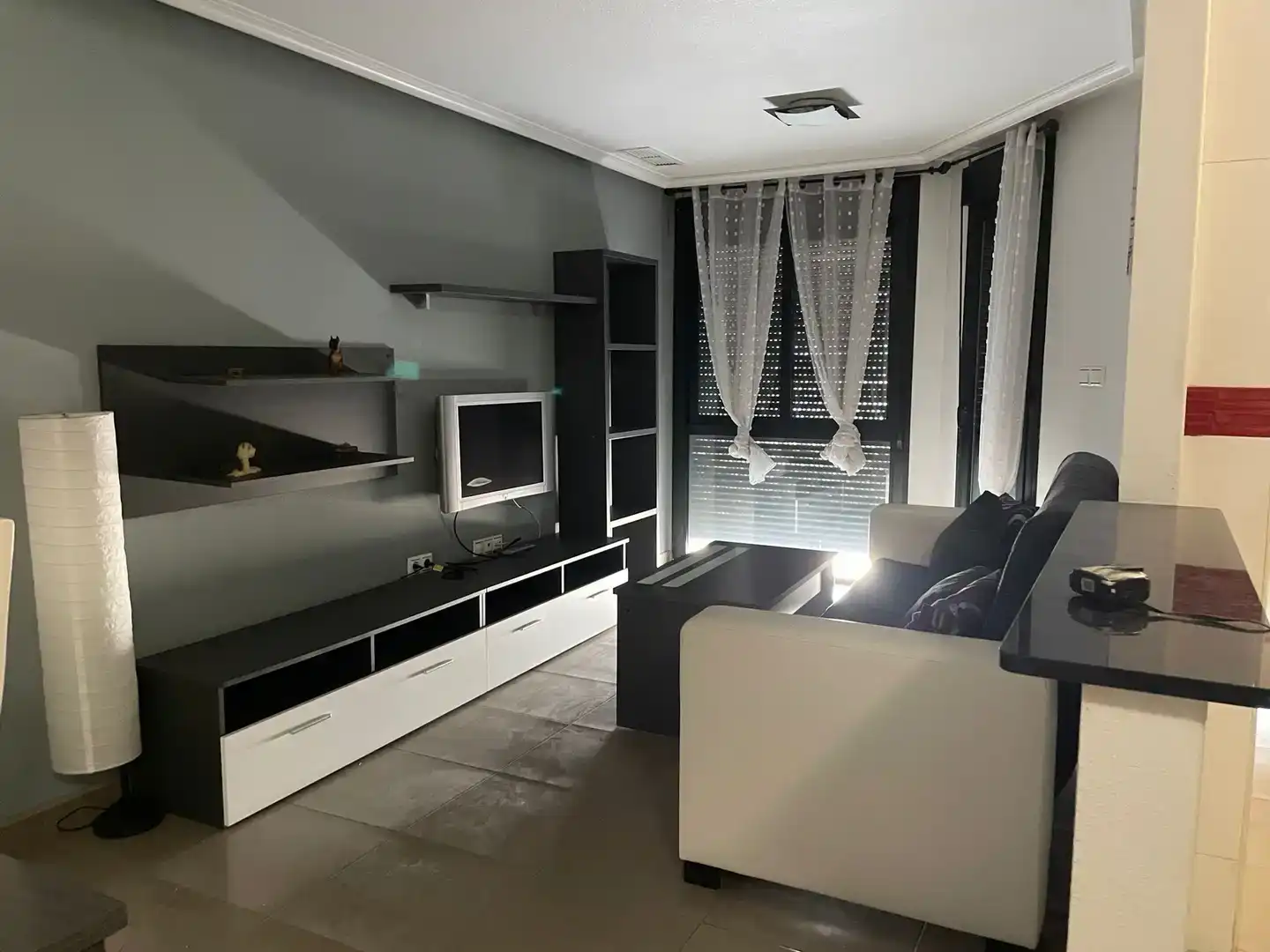 Sala d'estar de Pis de lloguer en Torrevieja amb Aire condicionat, Moblat i Balcó