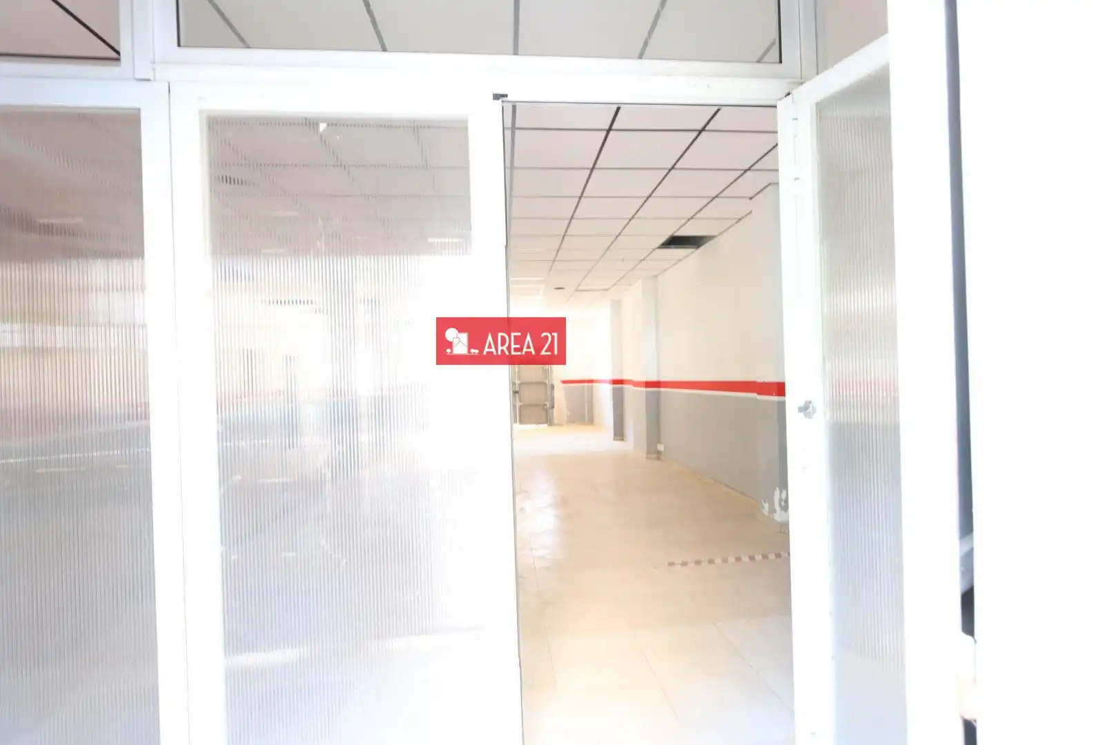 Local comercial de lloguer a Núcleo Urbano, imagen 5