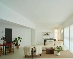 Living room of Apartment for sale in  Barcelona Capital