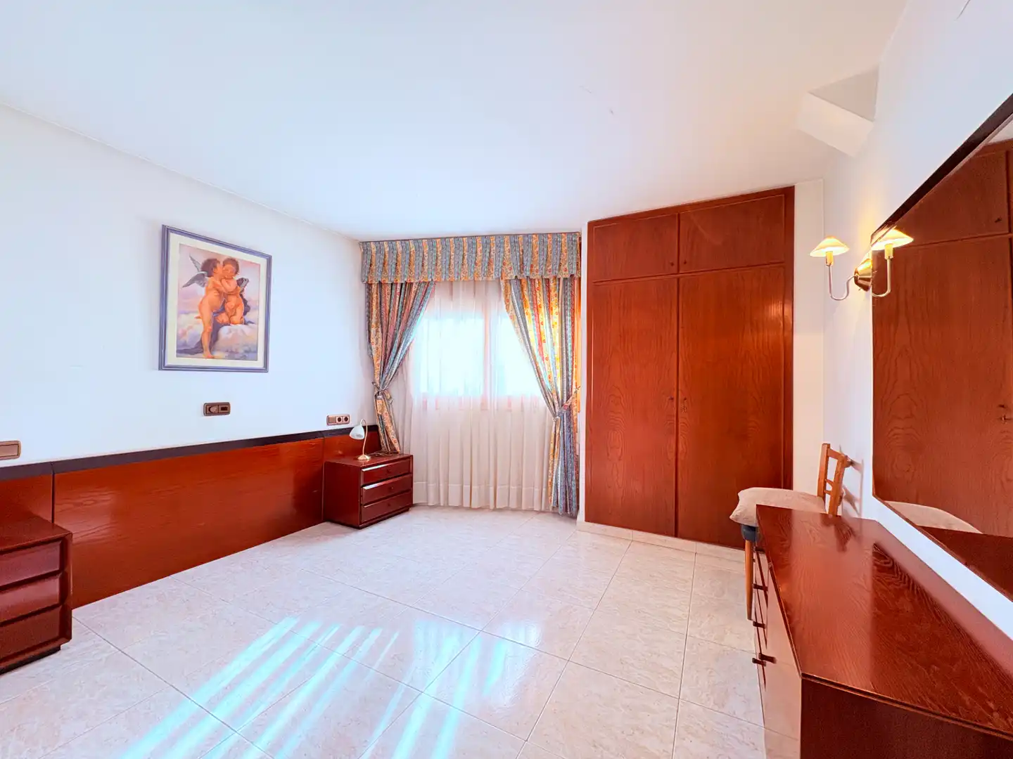 Schlafzimmer von Wohnung zum Verkauf in Sesué mit Heizung und Möbliert