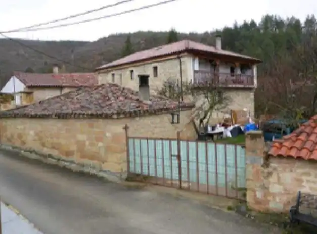 Casa amb terrassa en venda a Valle de Sedano