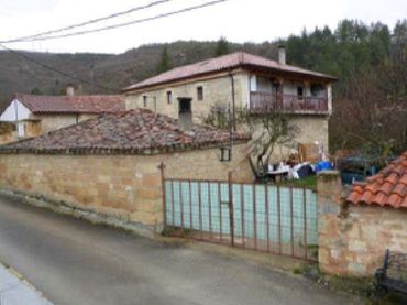 Casa amb balcó en venda a Valle de Sedano