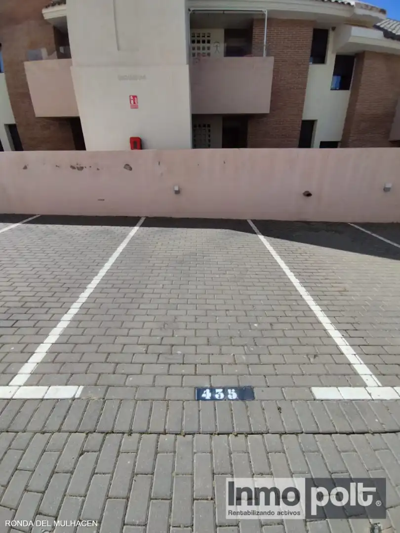 Parkplatz von Wohnung zur Miete in Vera mit Klimaanlage, Heizung und Privatgarten