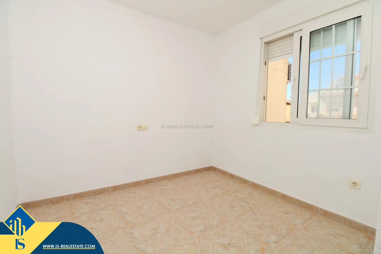 Dormitori de Casa o xalet en venda en Orihuela amb Jardí privat, Terrassa i Moblat
