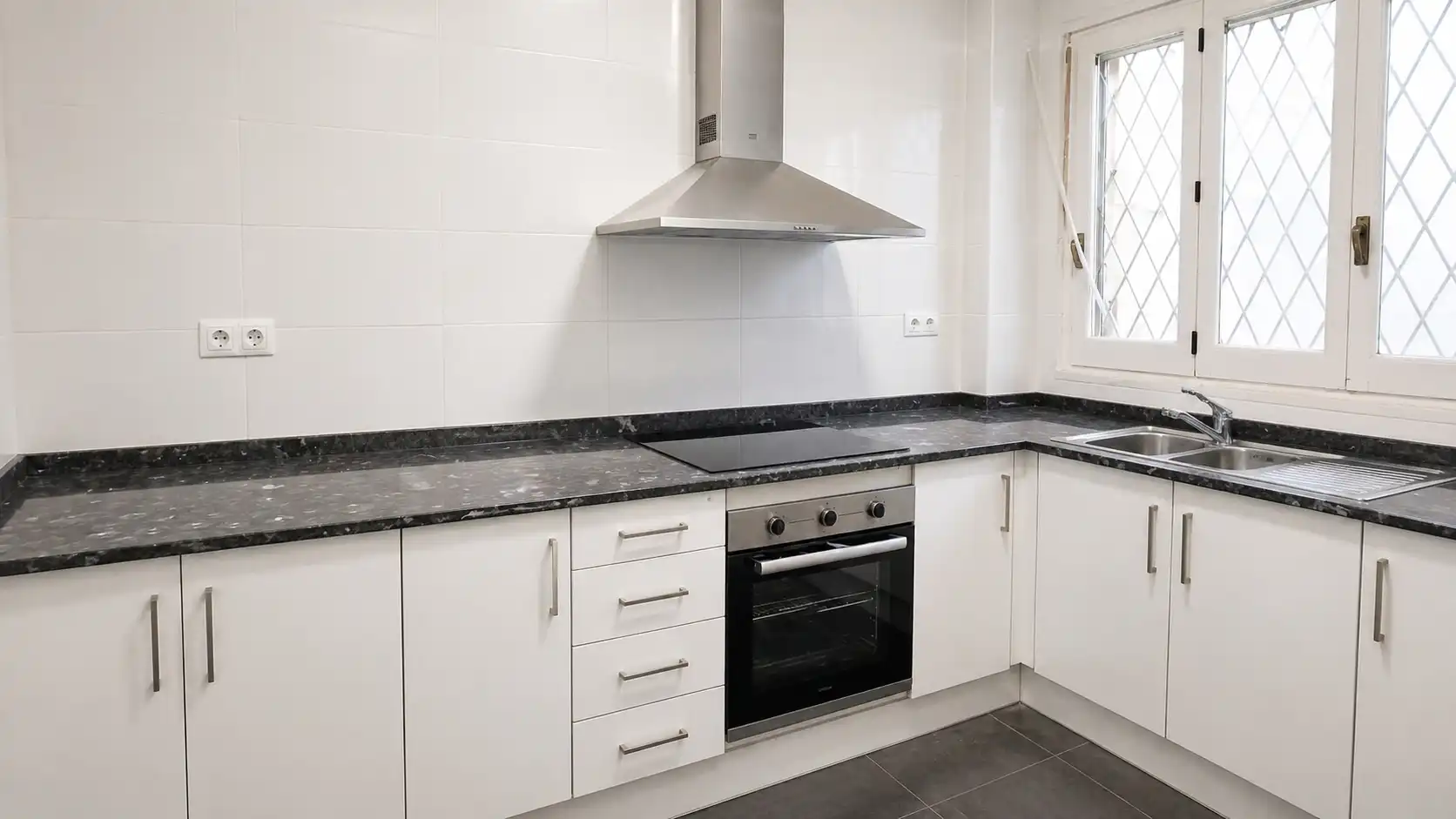 Semi-detached house with terrace for sale in Carrer de Santa Teresa, imagen 7