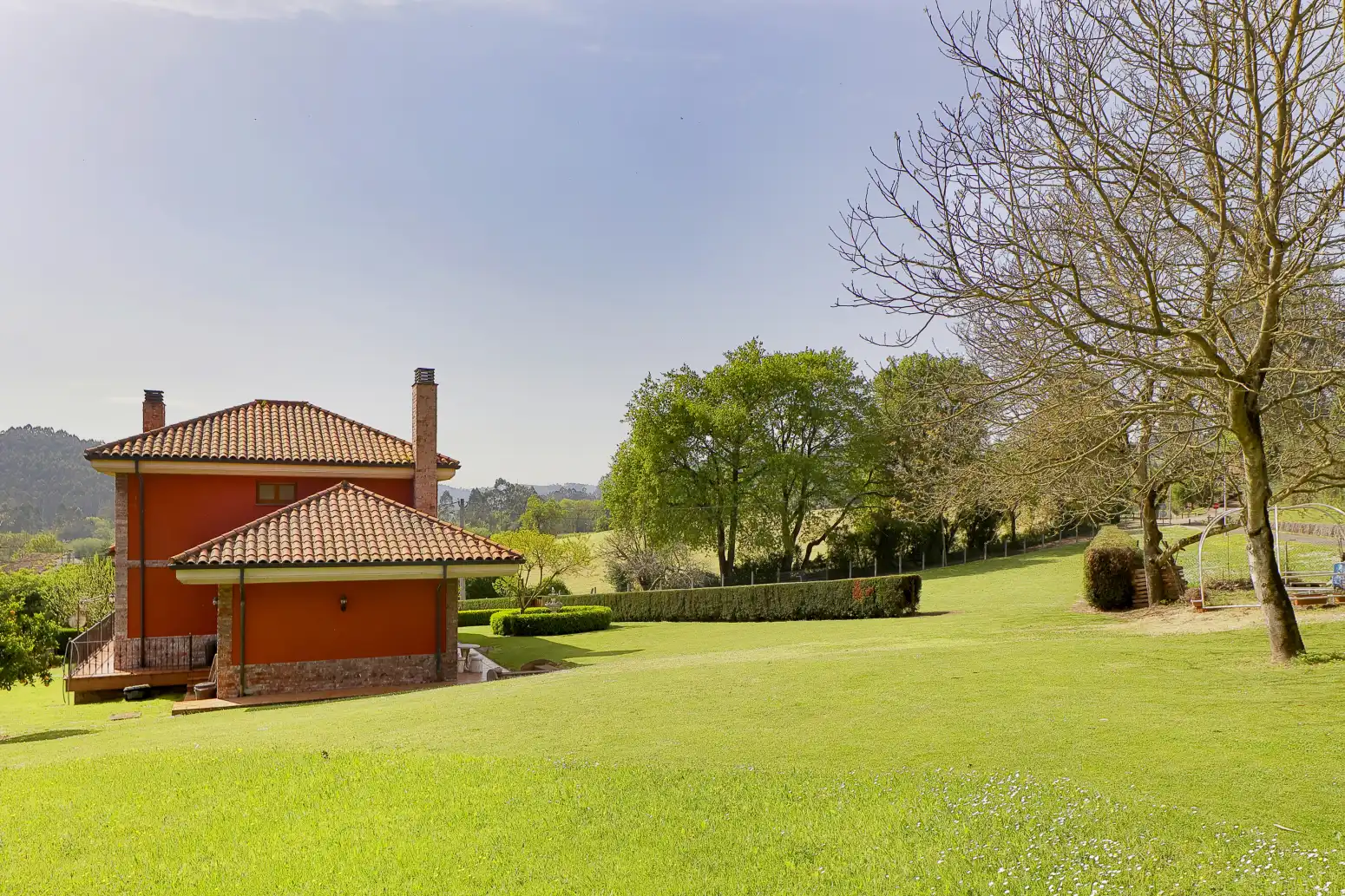 Jardín de Casa o chalet en venta en Gijón  con Calefacción, Parquet y Terraza