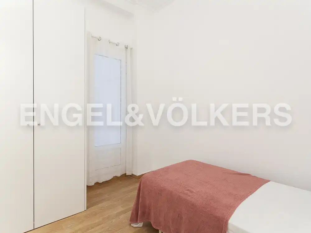 Bedroom of Flat for rent in Valencia  with Heating, Parquet flooring and Terrace