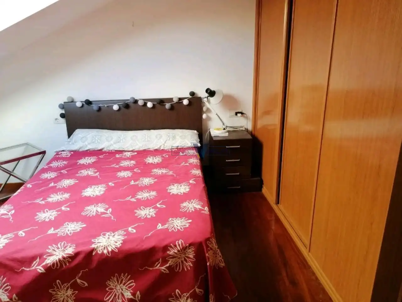 Schlafzimmer von Wohnungen zur Miete in Ourense Capital  mit Klimaanlage, Heizung und Parkett