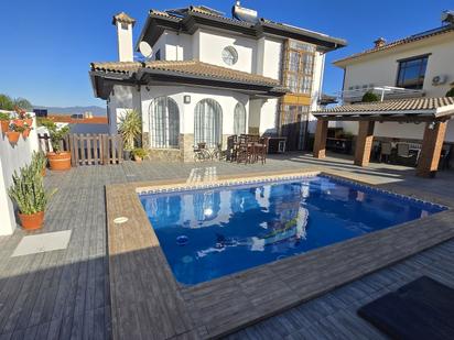 Piscina de Casa o xalet en venda en Alhaurín de la Torre amb Aire condicionat, Terrassa i Traster