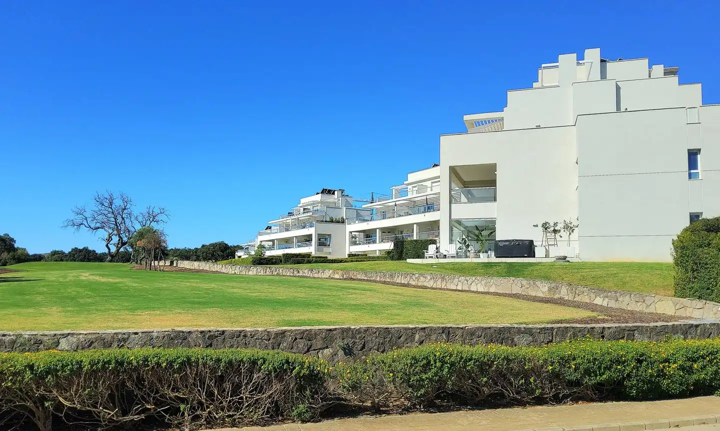 Vista exterior de Apartamento en venta en Sotogrande con Aire acondicionado, Terraza y Amueblado