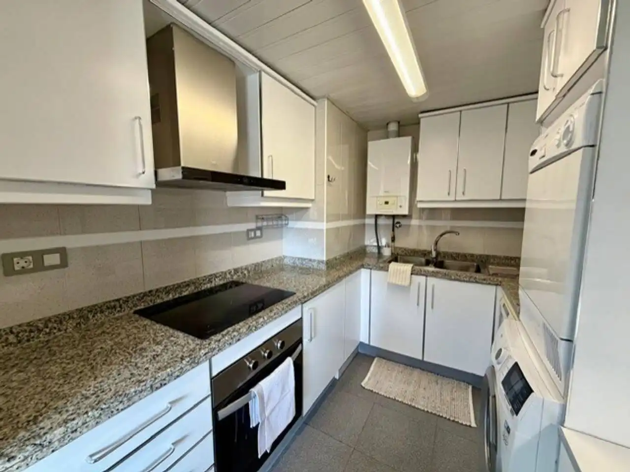 Cocina de Piso de alquiler en Sabadell con Aire acondicionado, Calefacción y Parquet