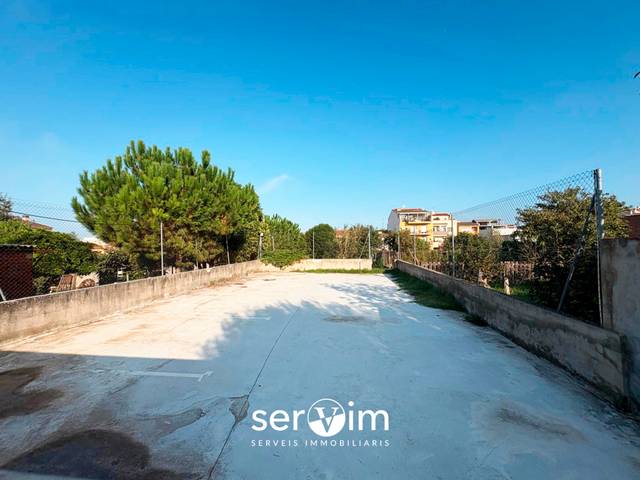 Garaje en Venta en Carrer del Germà Agustí, 56 en Cassà de la Selva